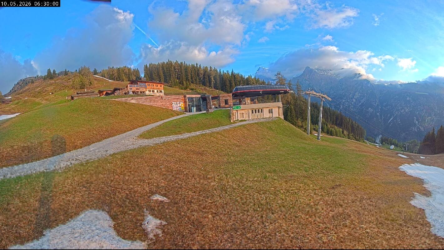 Archiv Foto Webcam Ladurns Gondelbahn Bergstation