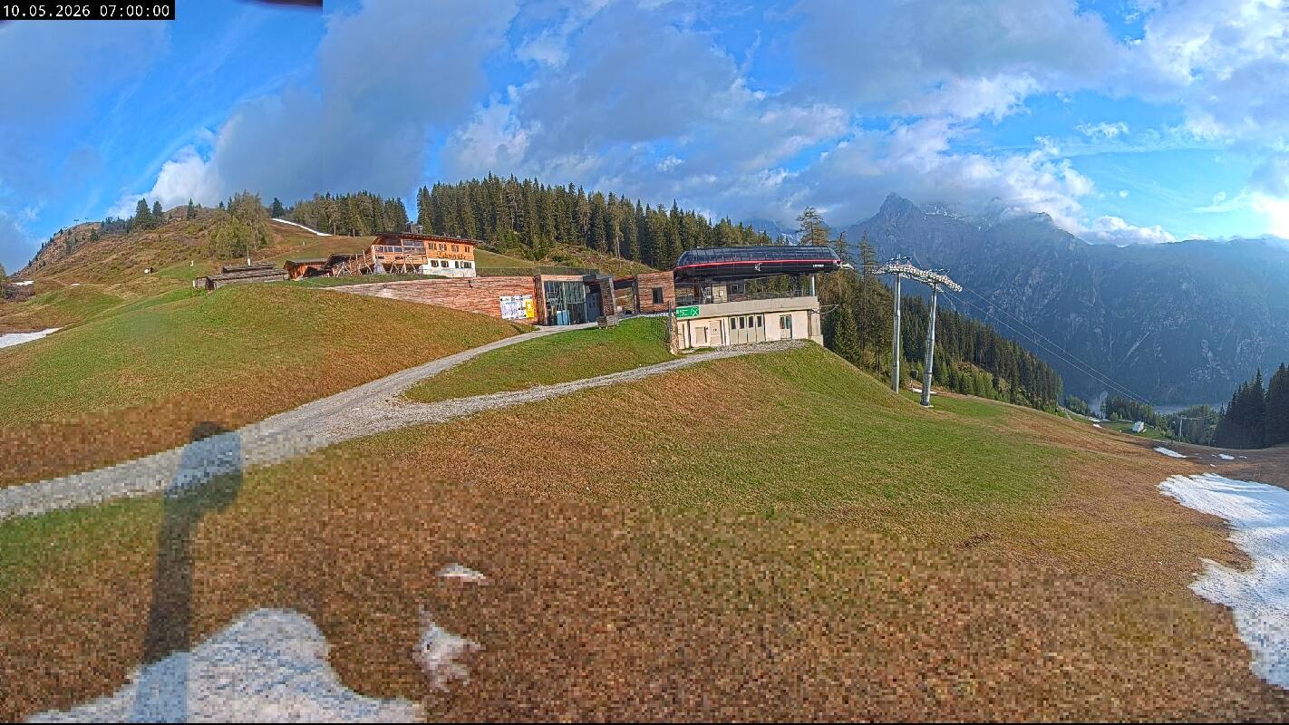 Archiv Foto Webcam Ladurns Gondelbahn Bergstation