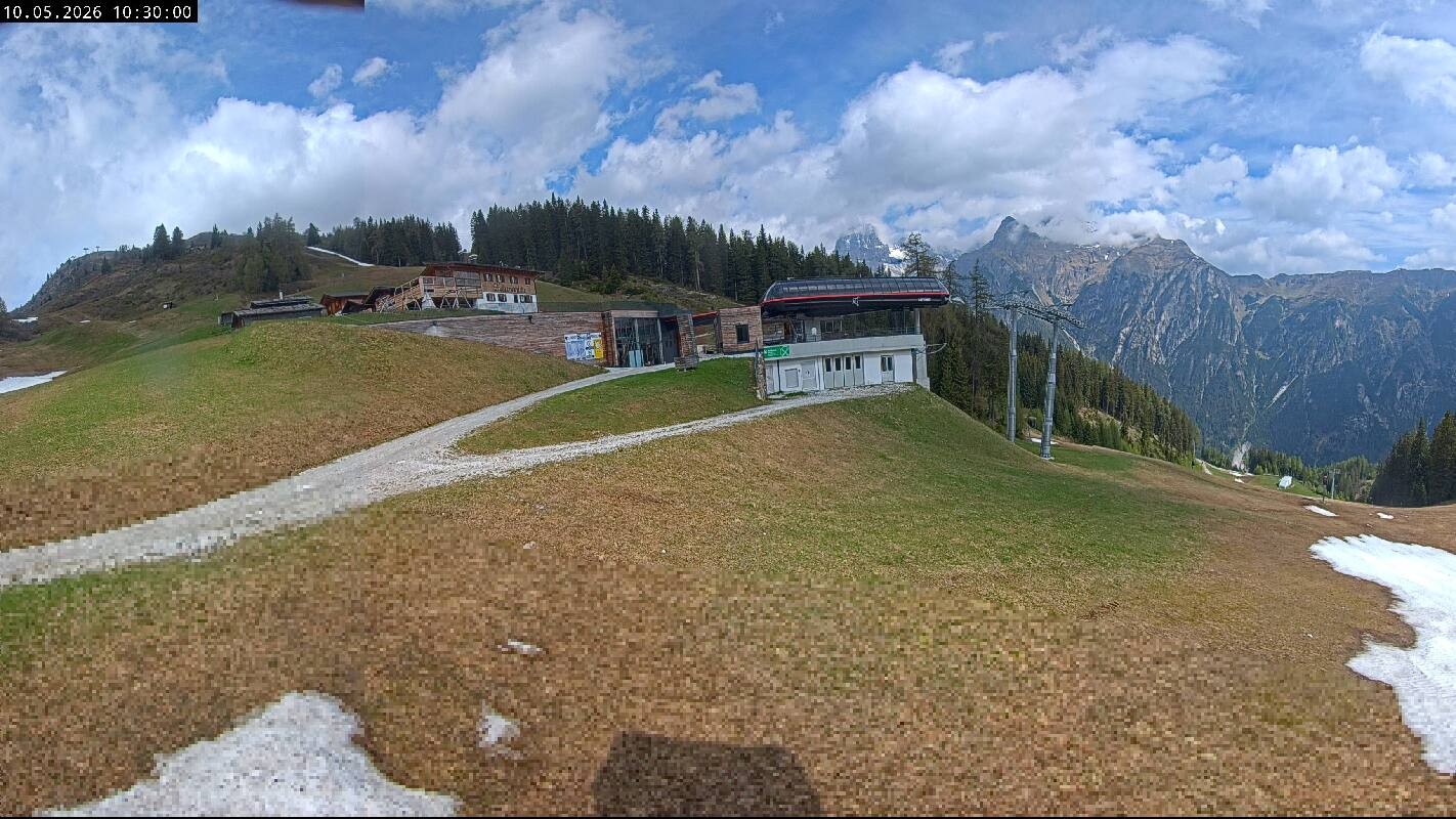 Archiv Foto Webcam Ladurns Gondelbahn Bergstation