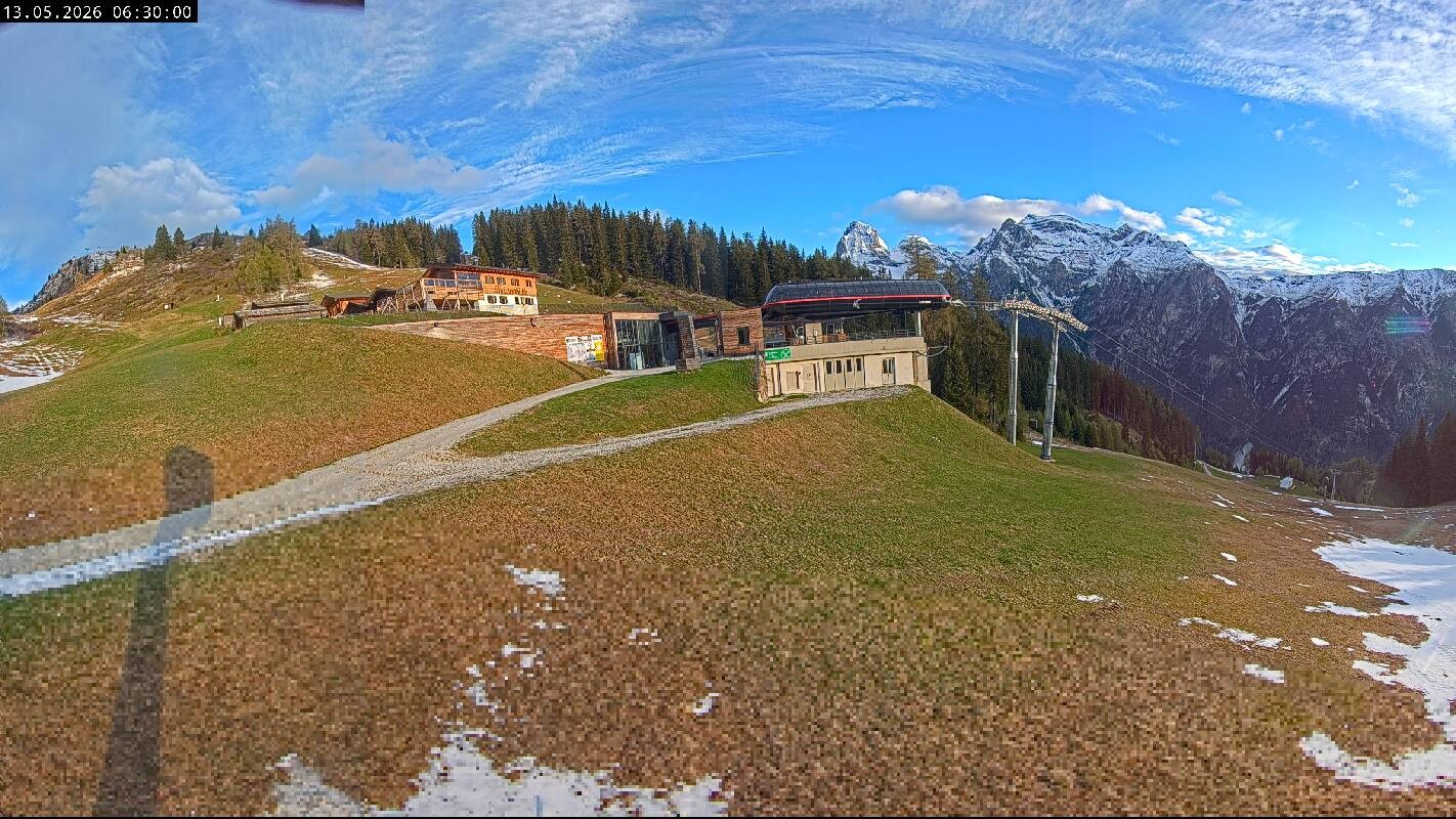 Archiv Foto Webcam Ladurns Gondelbahn Bergstation