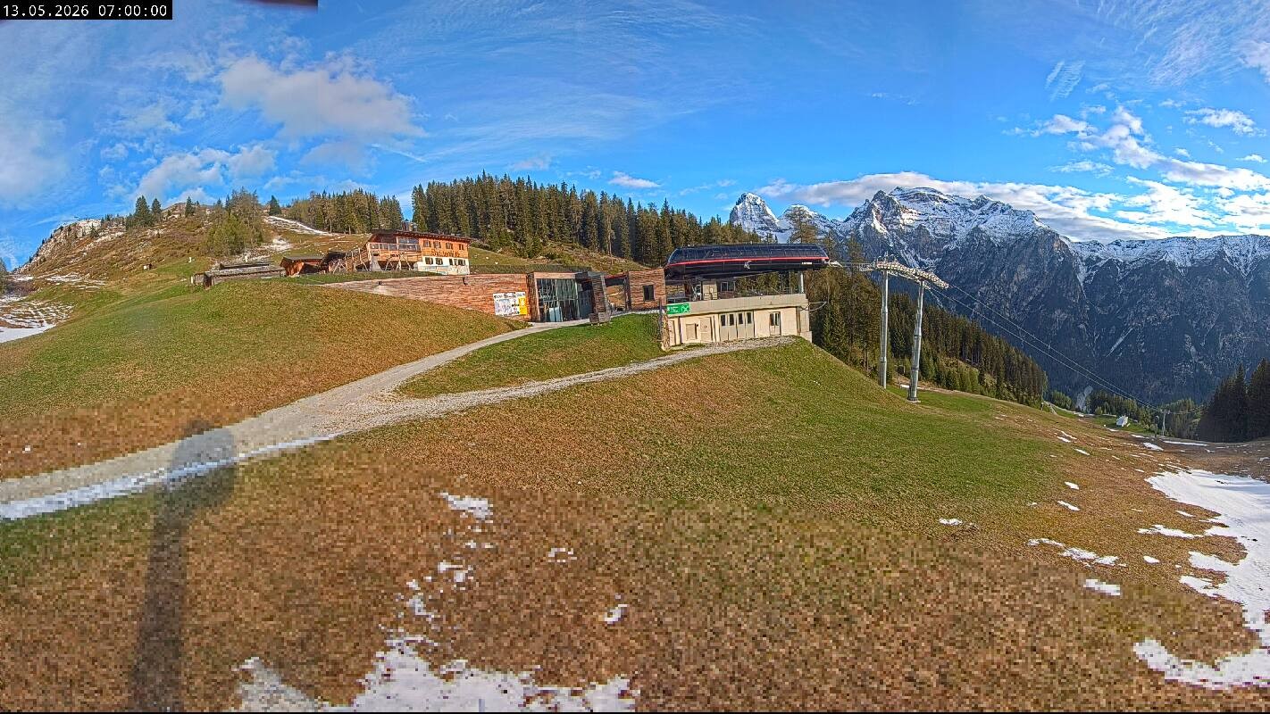 Archiv Foto Webcam Ladurns Gondelbahn Bergstation