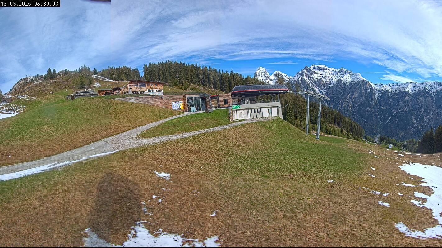 Archiv Foto Webcam Ladurns Gondelbahn Bergstation