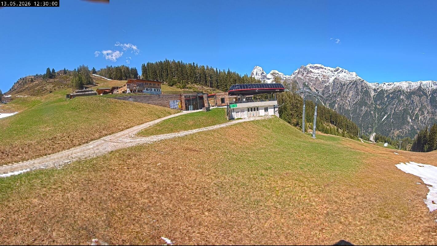 Archiv Foto Webcam Ladurns Gondelbahn Bergstation