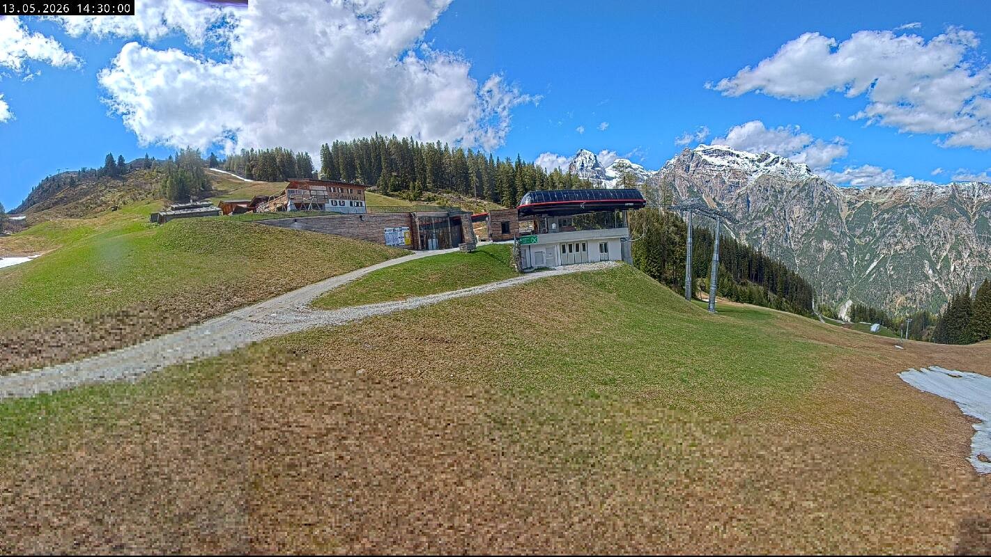 Archiv Foto Webcam Ladurns Gondelbahn Bergstation