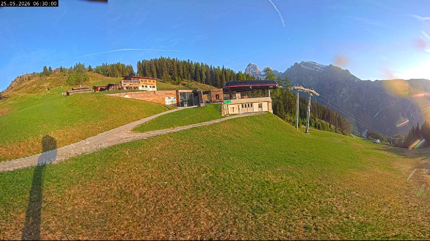Archived image Webcam Top Station Ladurns gondola
