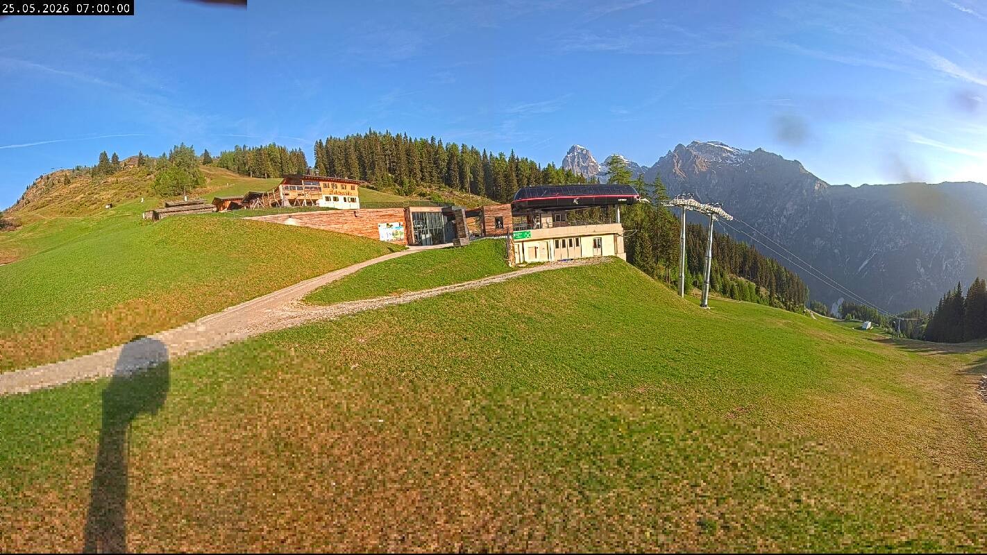 Archived image Webcam Top Station Ladurns gondola