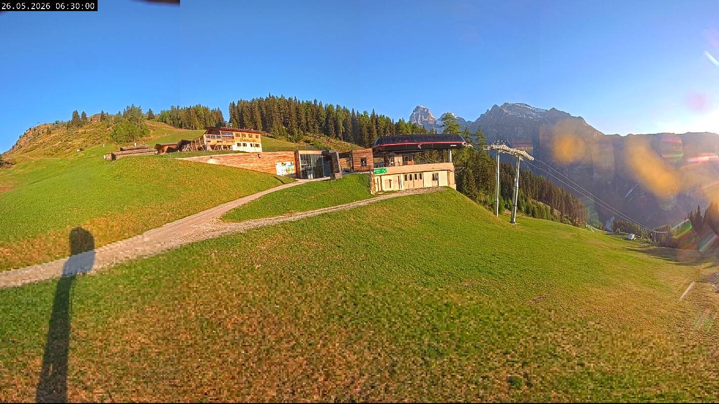 Archiv Foto Webcam Ladurns Gondelbahn Bergstation