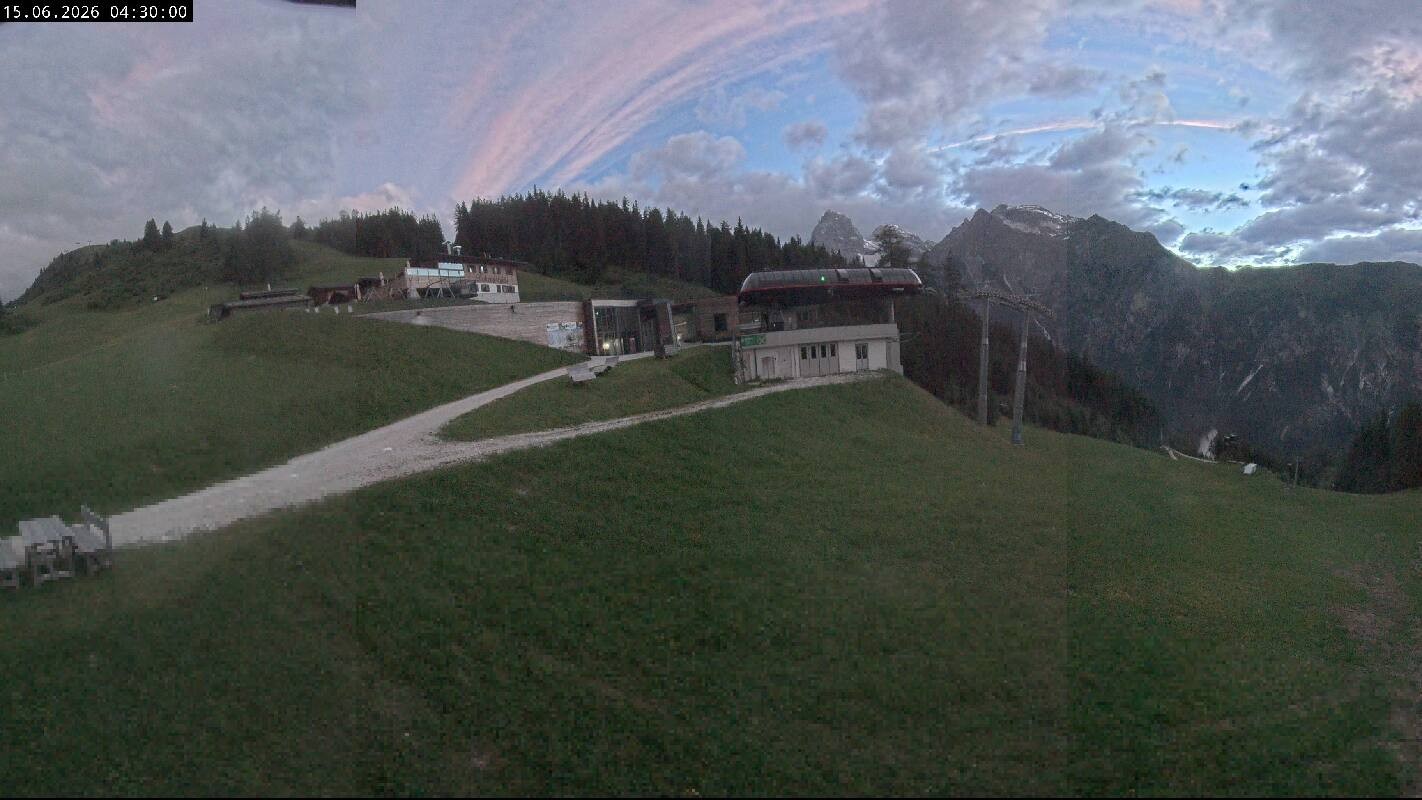 Archiv Foto Webcam Ladurns Gondelbahn Bergstation