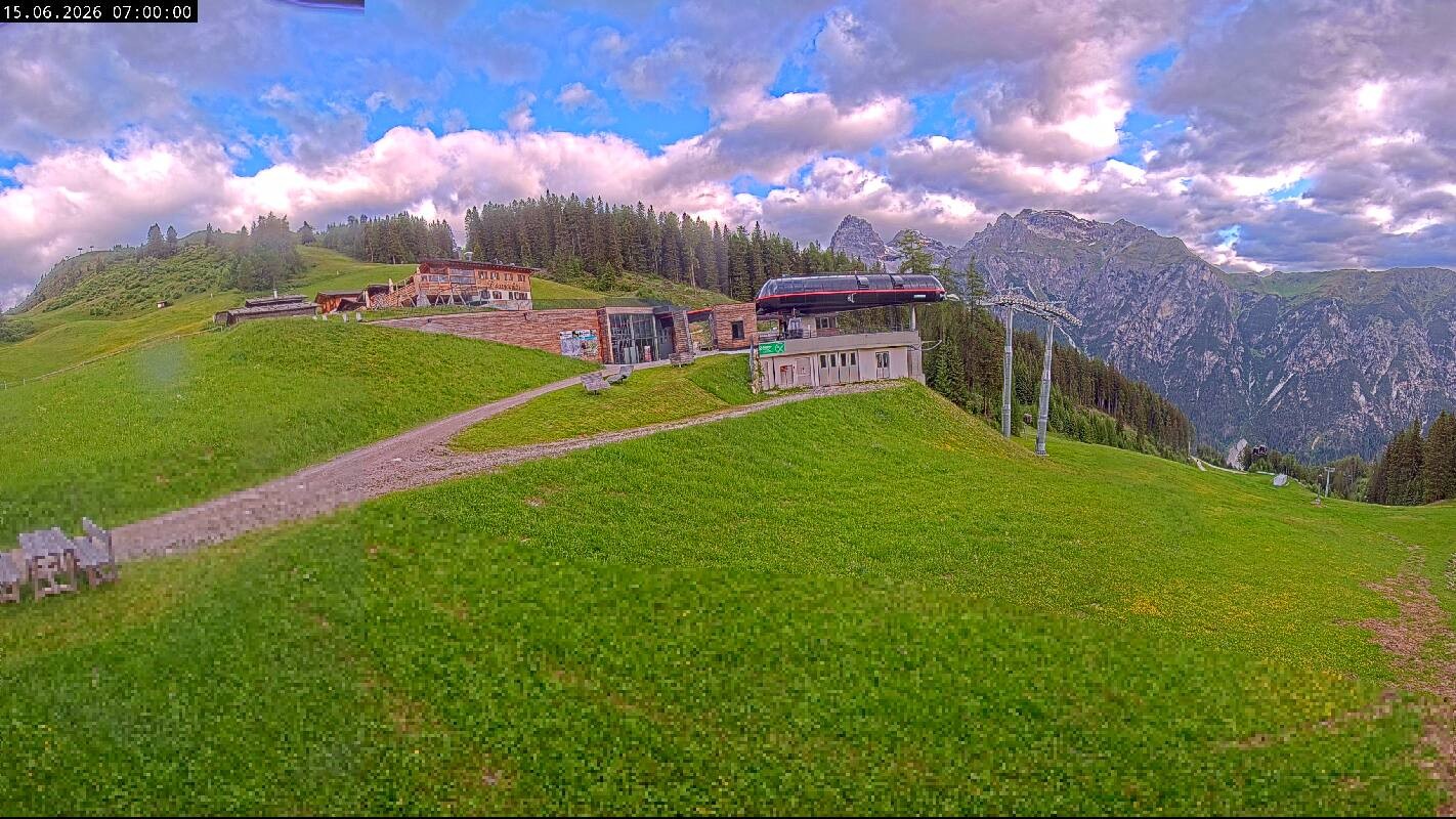 Archiv Foto Webcam Ladurns Gondelbahn Bergstation