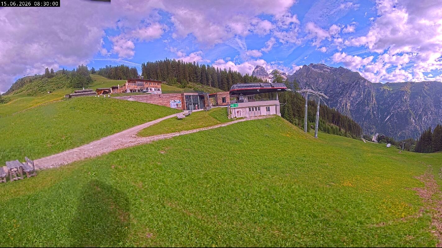 Archiv Foto Webcam Ladurns Gondelbahn Bergstation