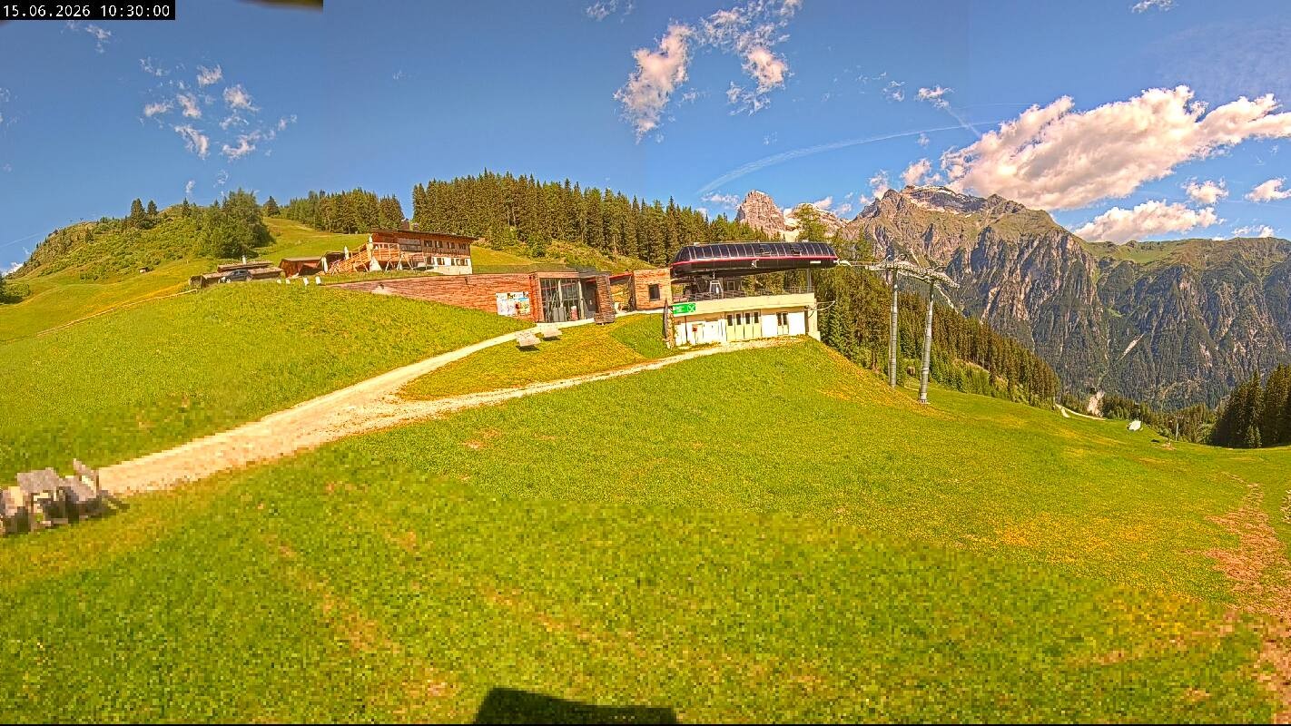 Archiv Foto Webcam Ladurns Gondelbahn Bergstation