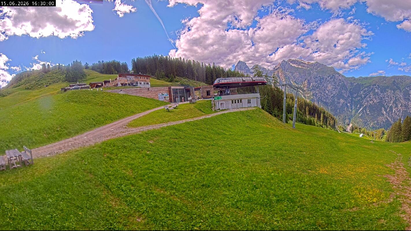 Archiv Foto Webcam Ladurns Gondelbahn Bergstation