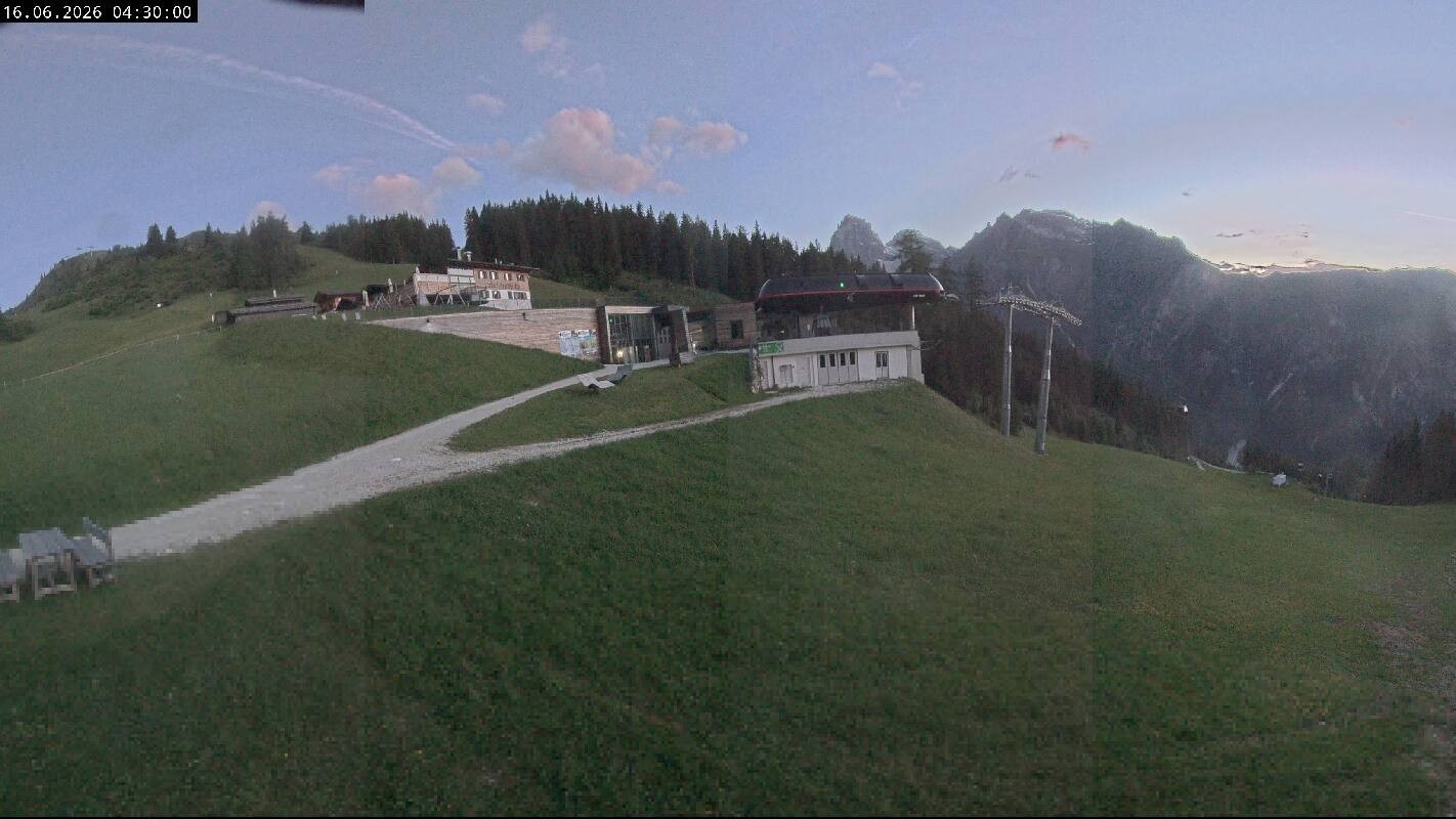 Archived image Webcam Top Station Ladurns gondola