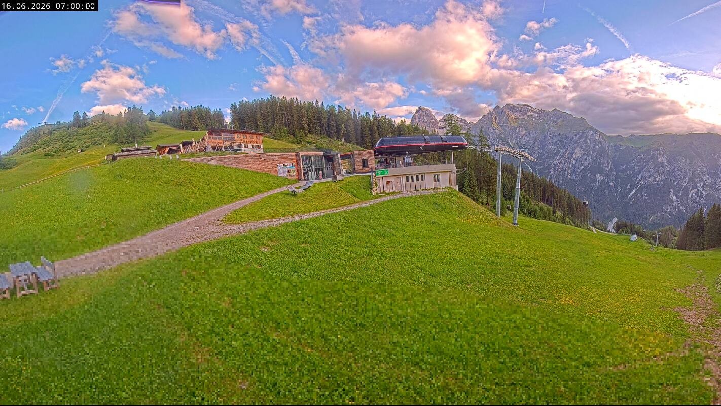 Archived image Webcam Top Station Ladurns gondola