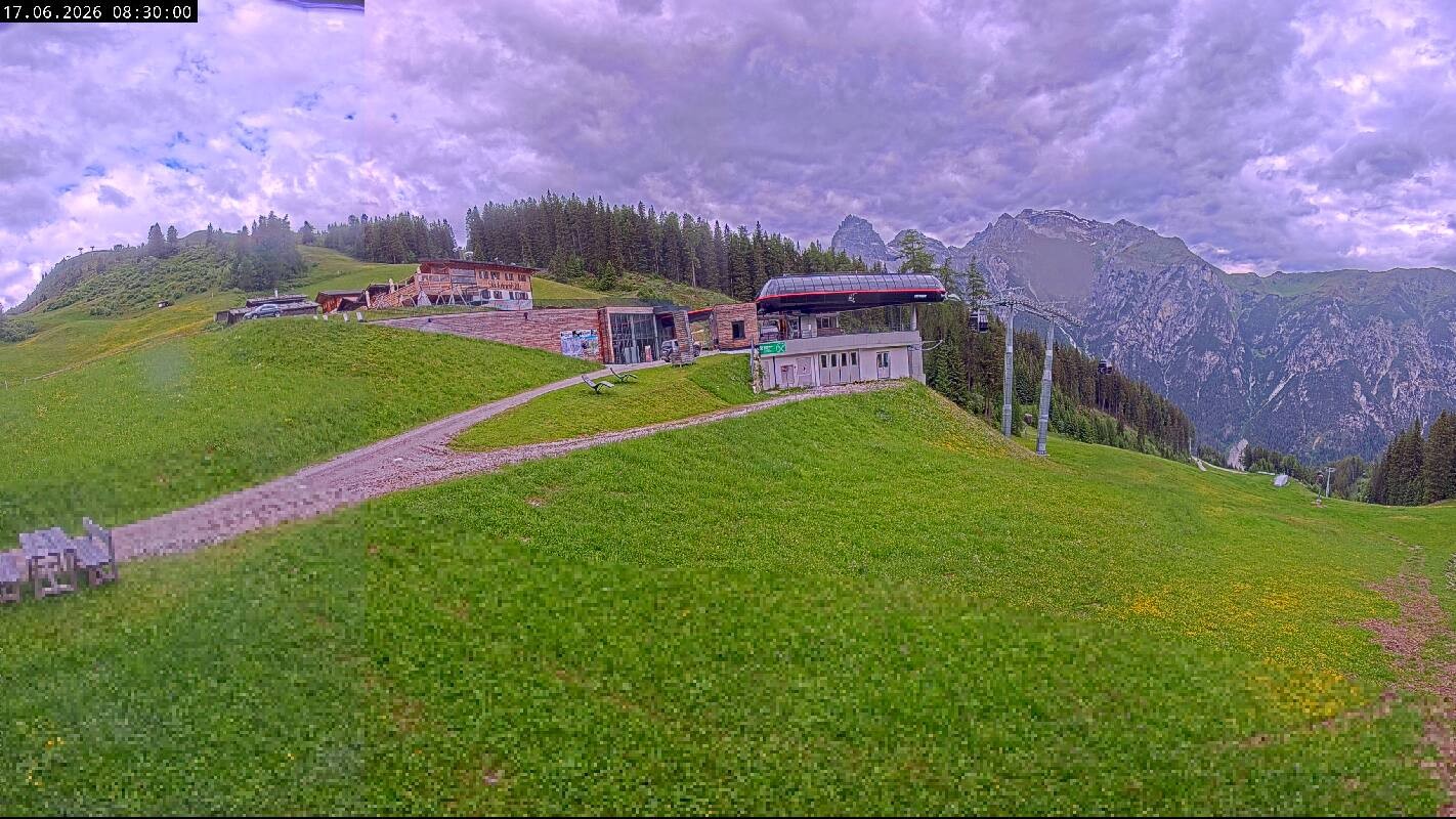 Archiv Foto Webcam Ladurns Gondelbahn Bergstation