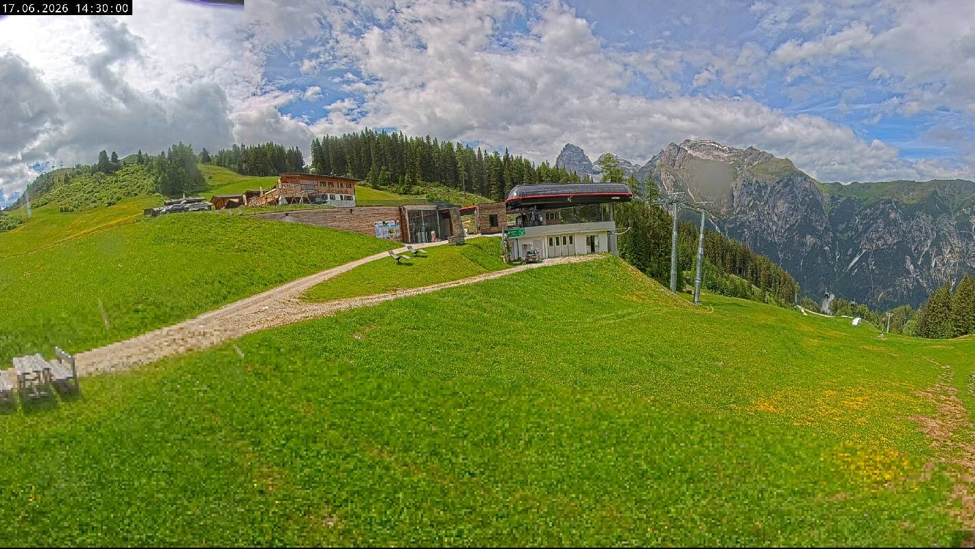Archiv Foto Webcam Ladurns Gondelbahn Bergstation