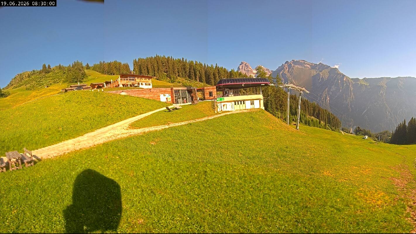 Archiv Foto Webcam Ladurns Gondelbahn Bergstation