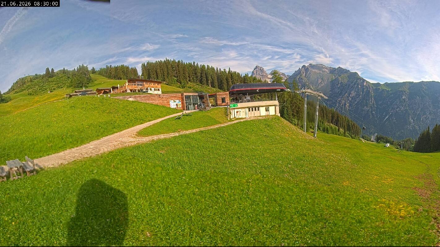Archiv Foto Webcam Ladurns Gondelbahn Bergstation