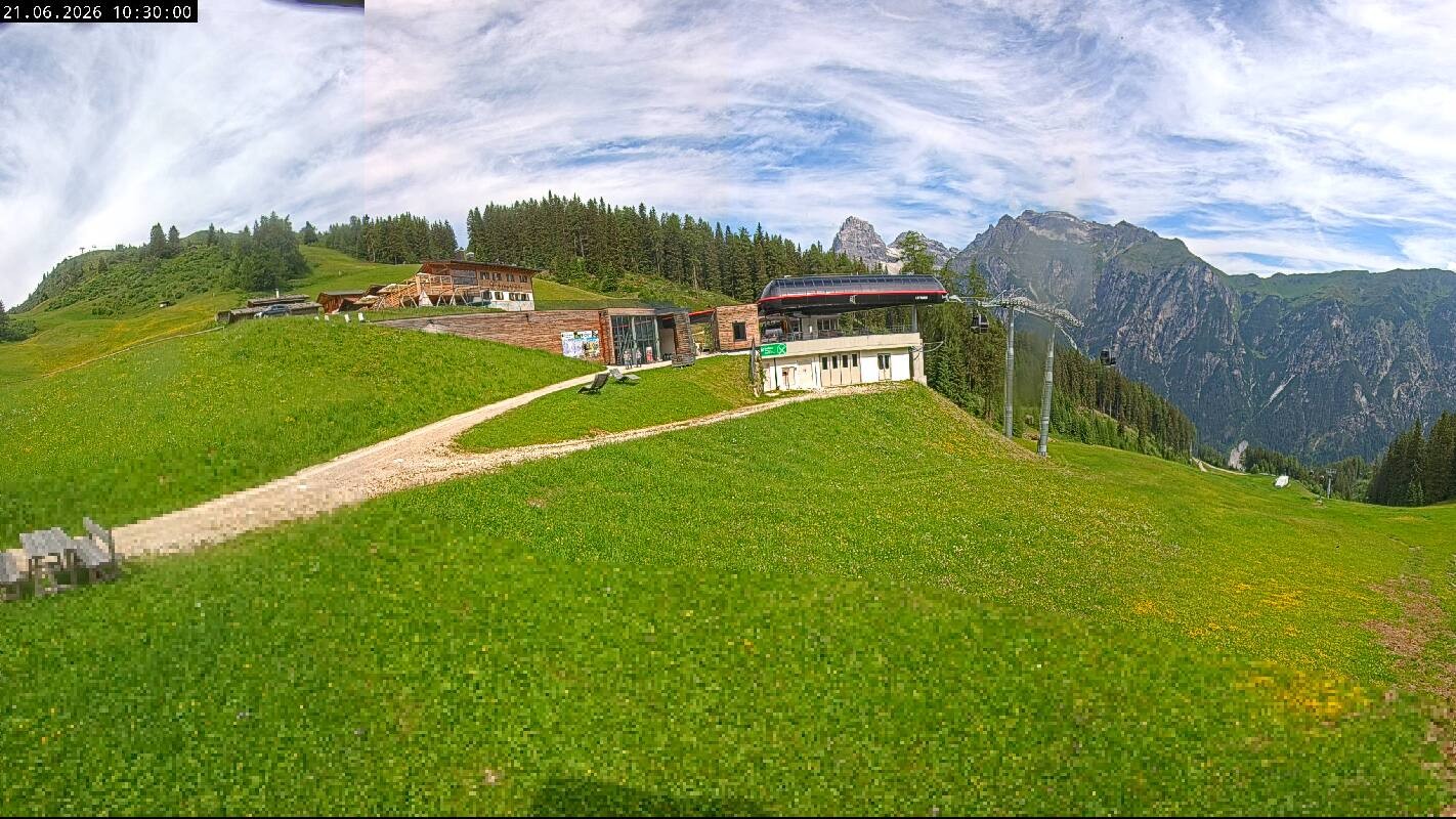 Archiv Foto Webcam Ladurns Gondelbahn Bergstation