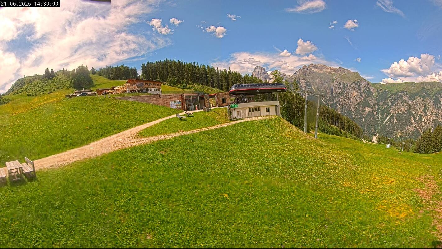 Archived image Webcam Top Station Ladurns gondola