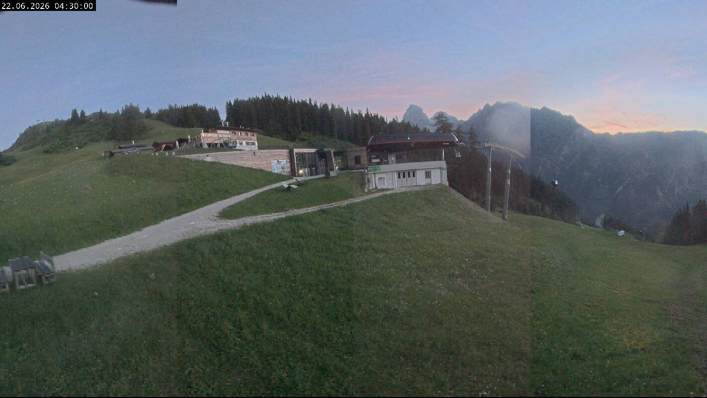 Archiv Foto Webcam Ladurns Gondelbahn Bergstation