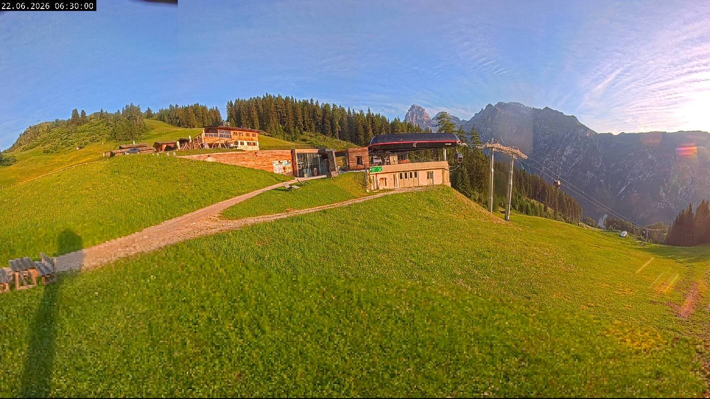 Archiv Foto Webcam Ladurns Gondelbahn Bergstation