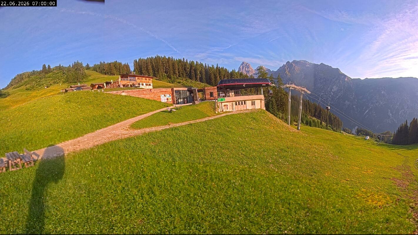 Archiv Foto Webcam Ladurns Gondelbahn Bergstation