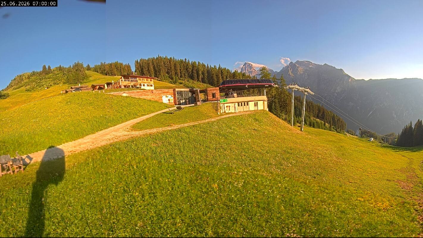 Archived image Webcam Top Station Ladurns gondola