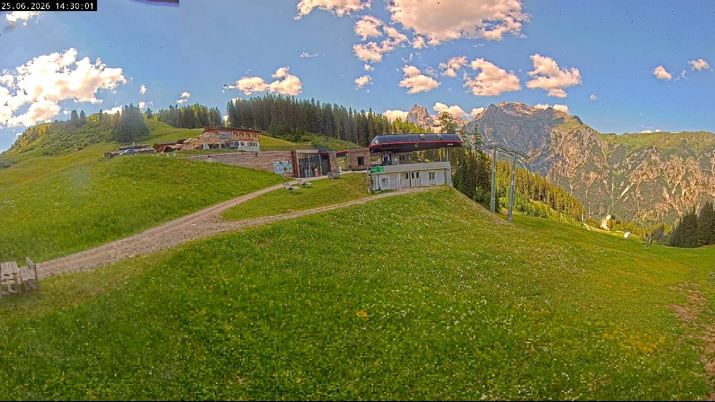 Archived image Webcam Top Station Ladurns gondola