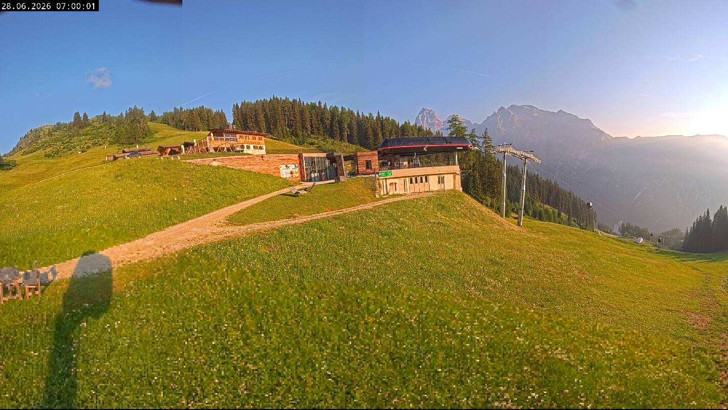 Archiv Foto Webcam Ladurns Gondelbahn Bergstation