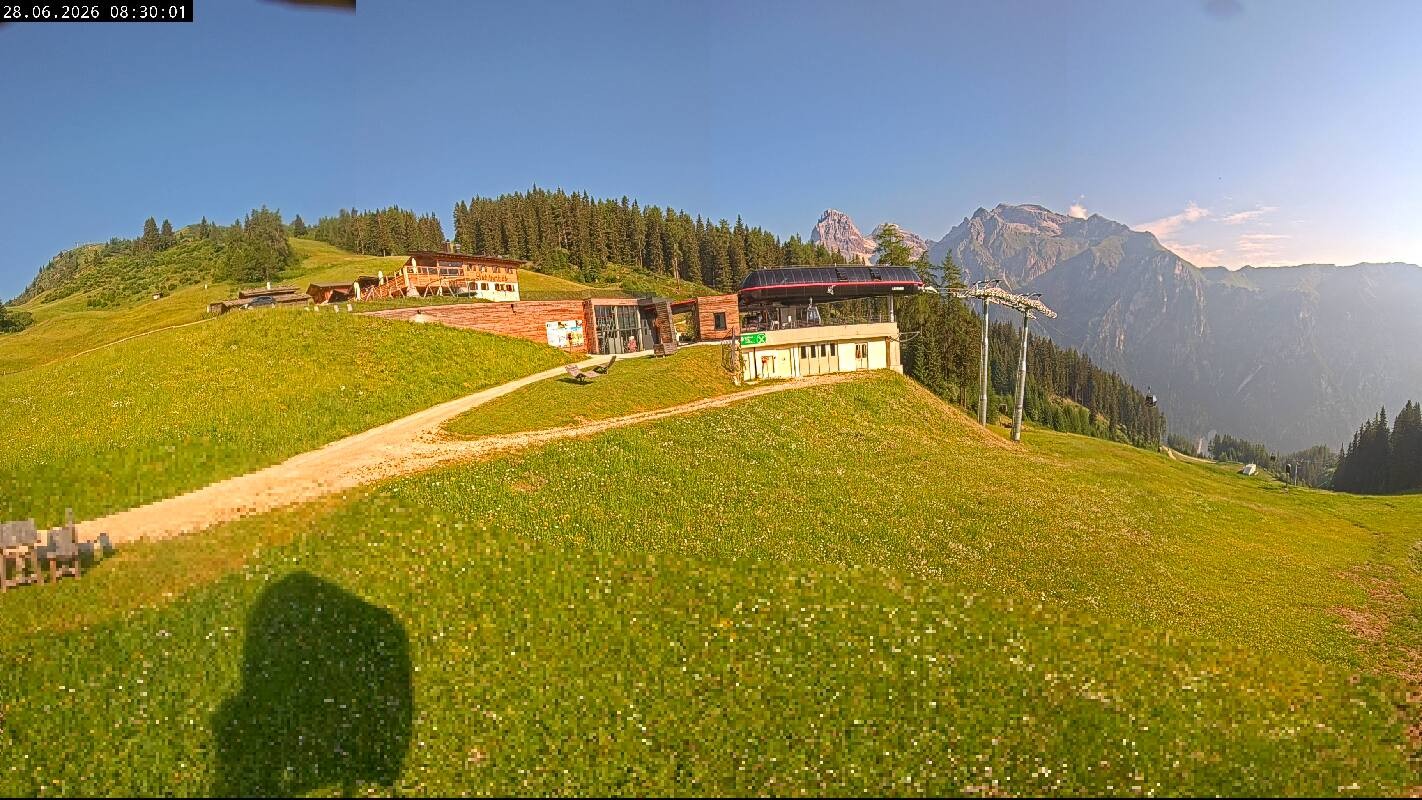Archiv Foto Webcam Ladurns Gondelbahn Bergstation