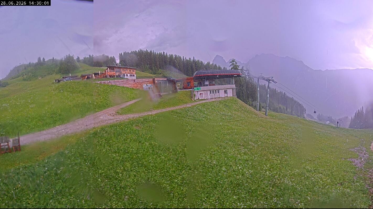 Archiv Foto Webcam Ladurns Gondelbahn Bergstation