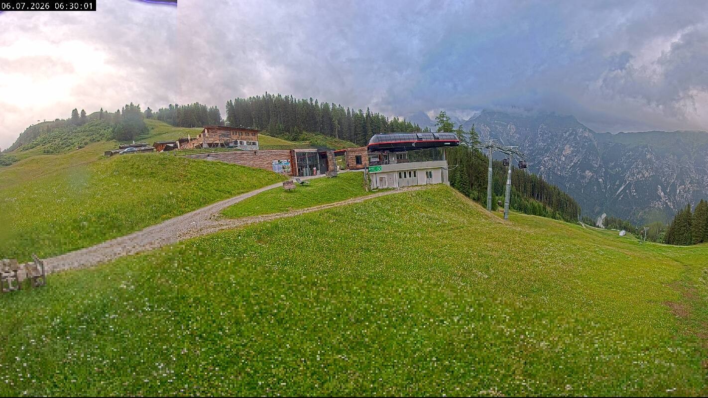 Archived image Webcam Top Station Ladurns gondola