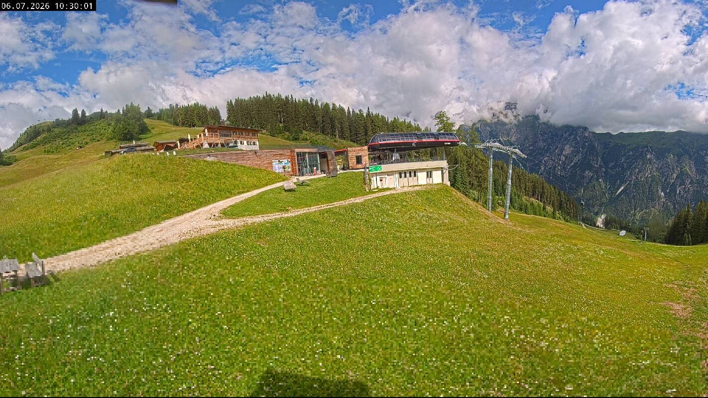 Archived image Webcam Top Station Ladurns gondola