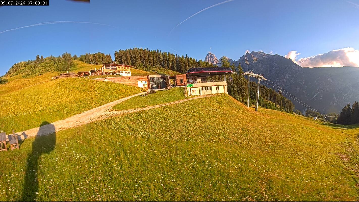 Archiv Foto Webcam Ladurns Gondelbahn Bergstation