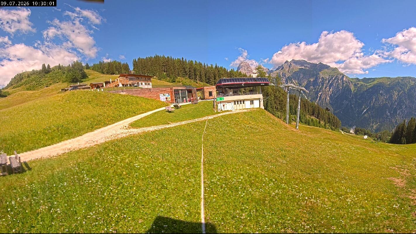 Archiv Foto Webcam Ladurns Gondelbahn Bergstation