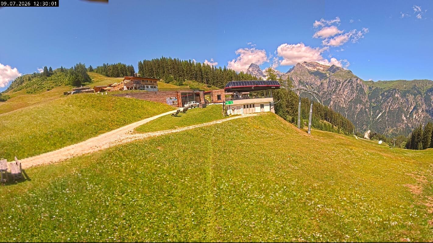 Archiv Foto Webcam Ladurns Gondelbahn Bergstation