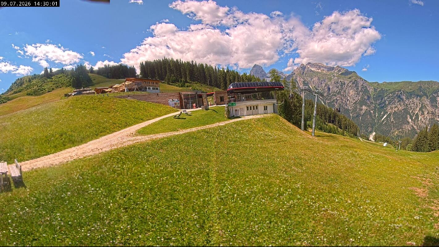 Archiv Foto Webcam Ladurns Gondelbahn Bergstation
