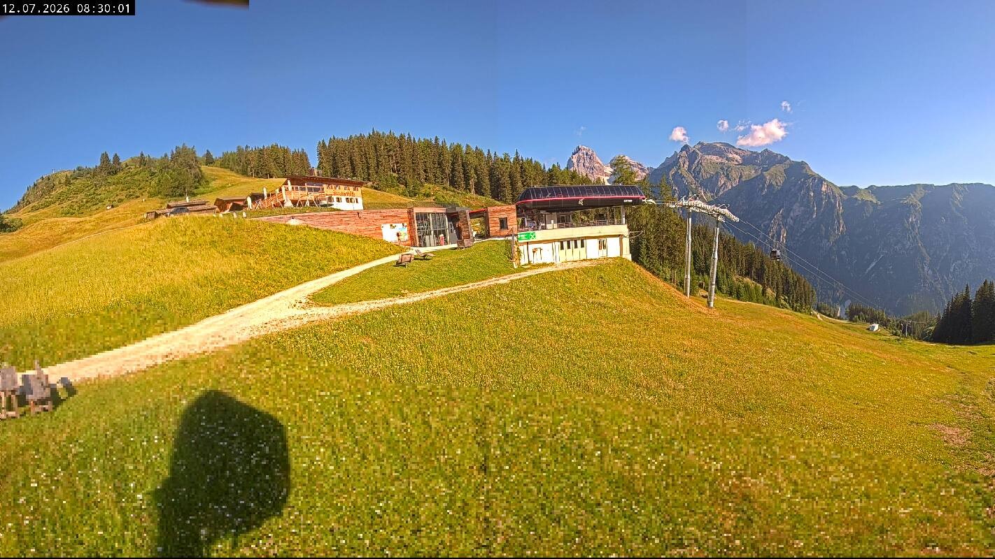 Archiv Foto Webcam Ladurns Gondelbahn Bergstation