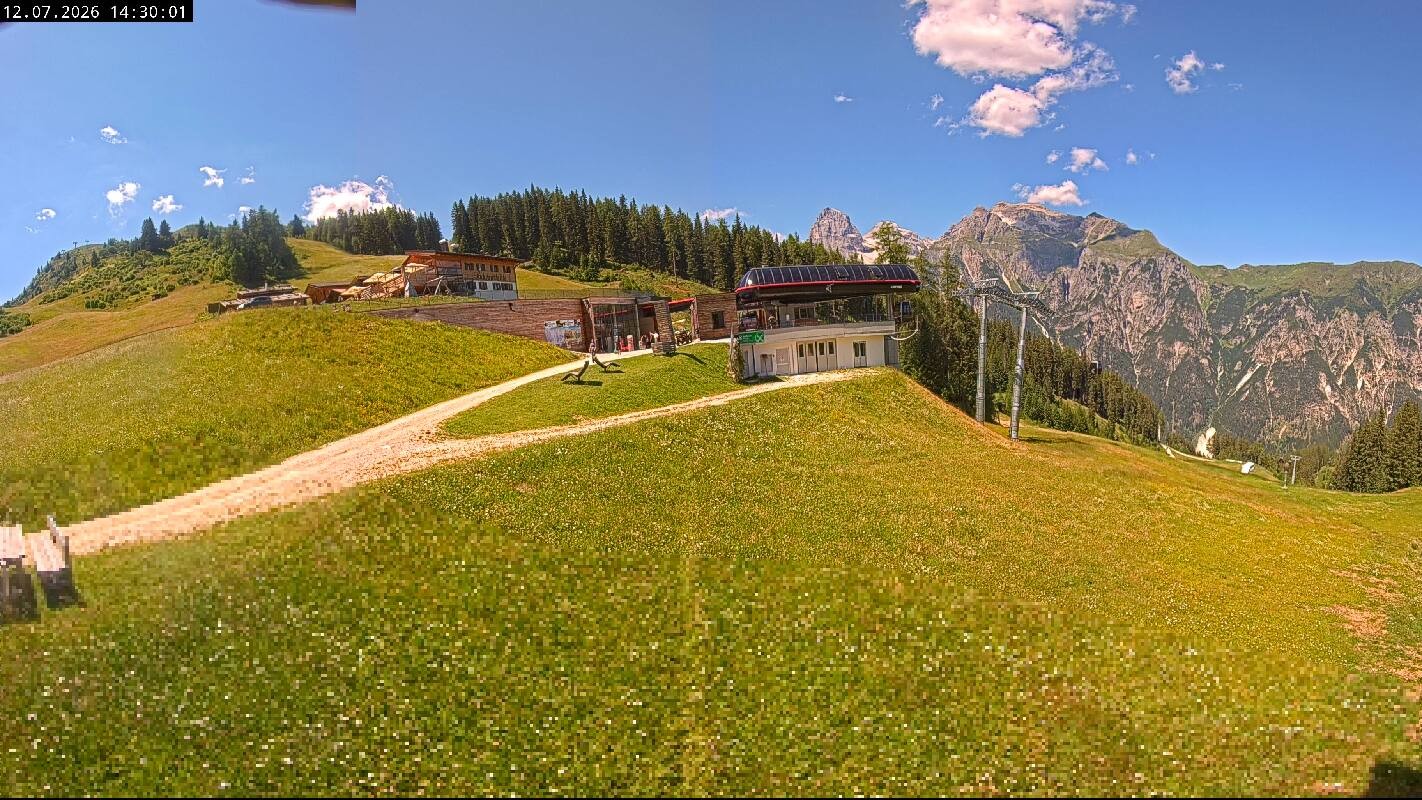 Archiv Foto Webcam Ladurns Gondelbahn Bergstation
