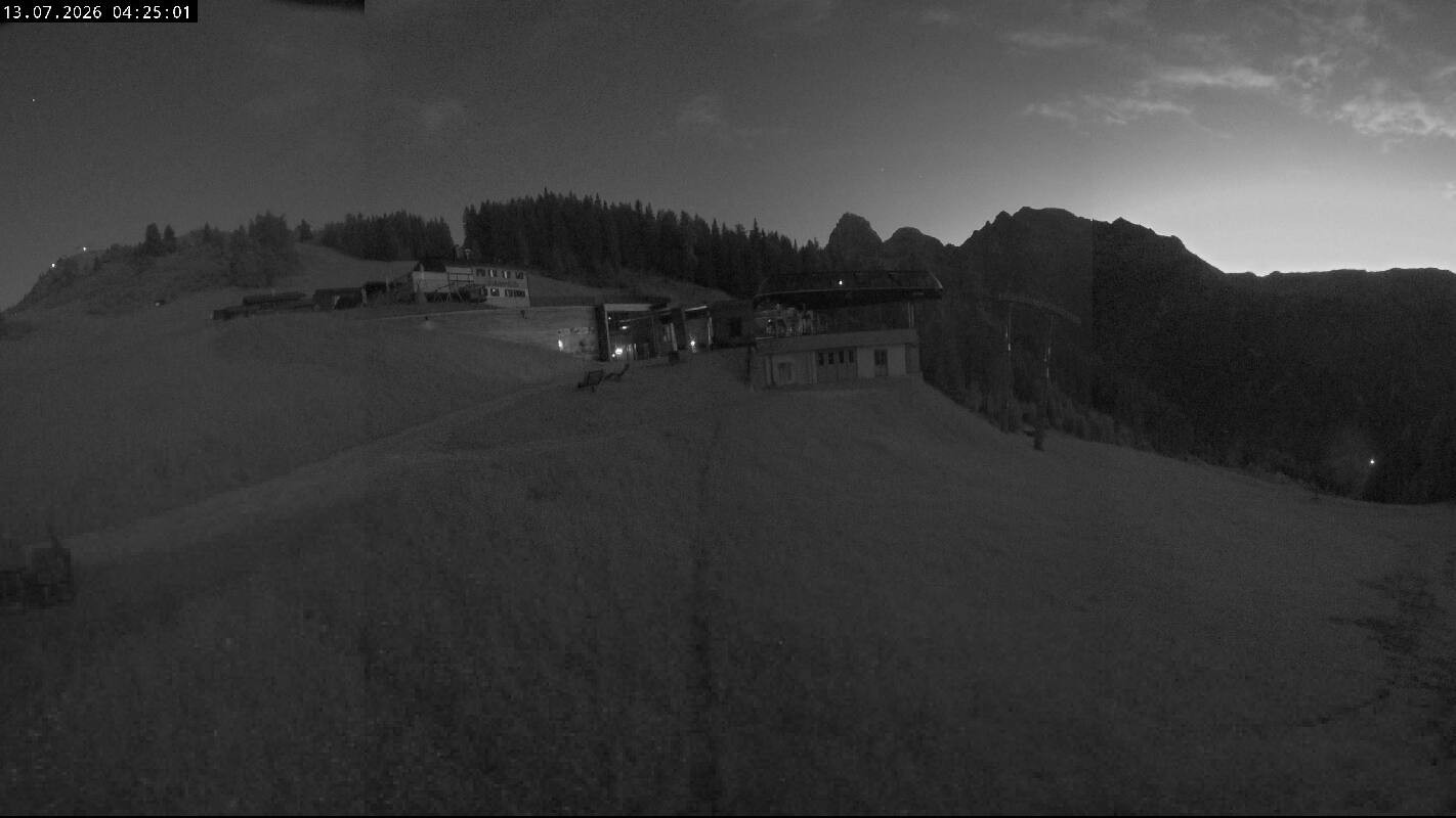 Archiv Foto Webcam Ladurns Gondelbahn Bergstation