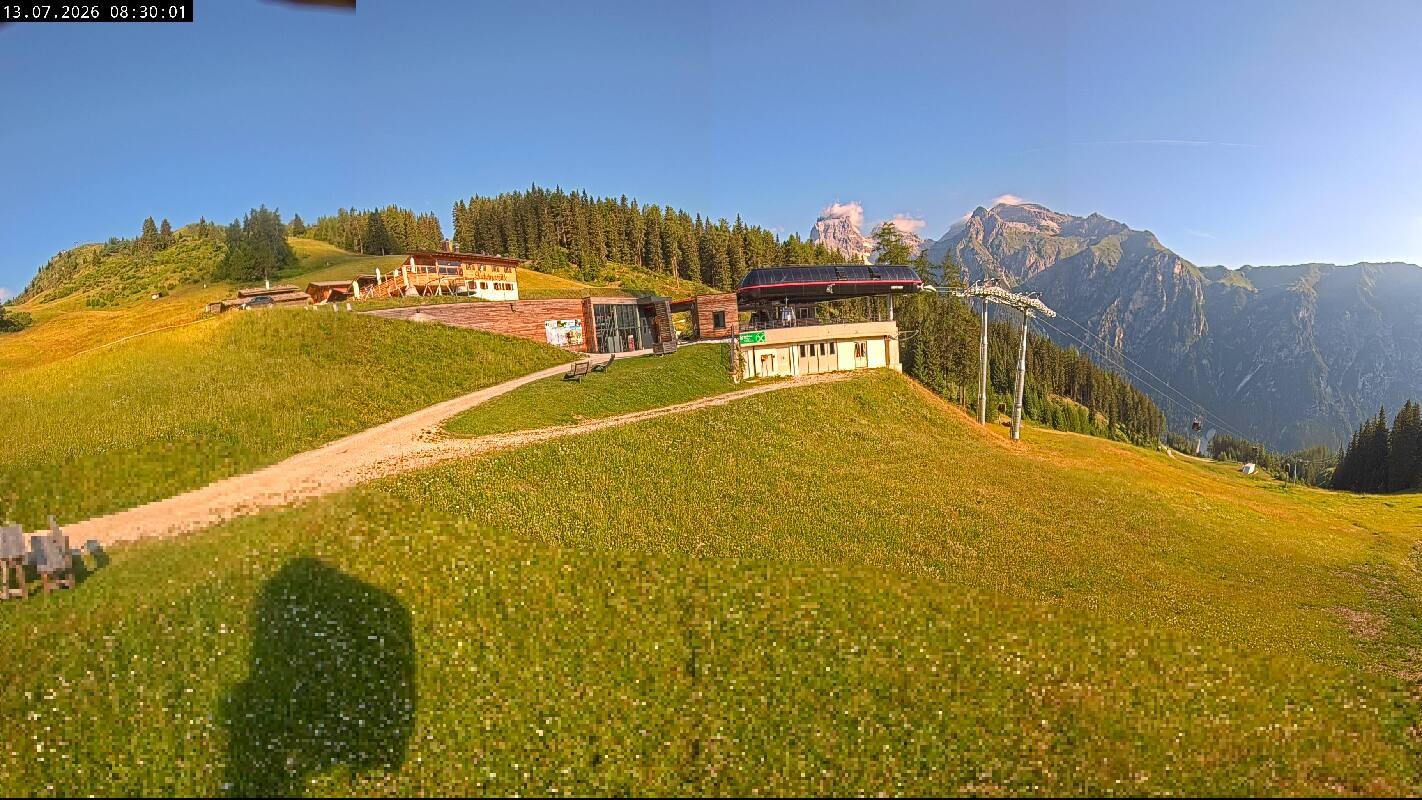Archiv Foto Webcam Ladurns Gondelbahn Bergstation