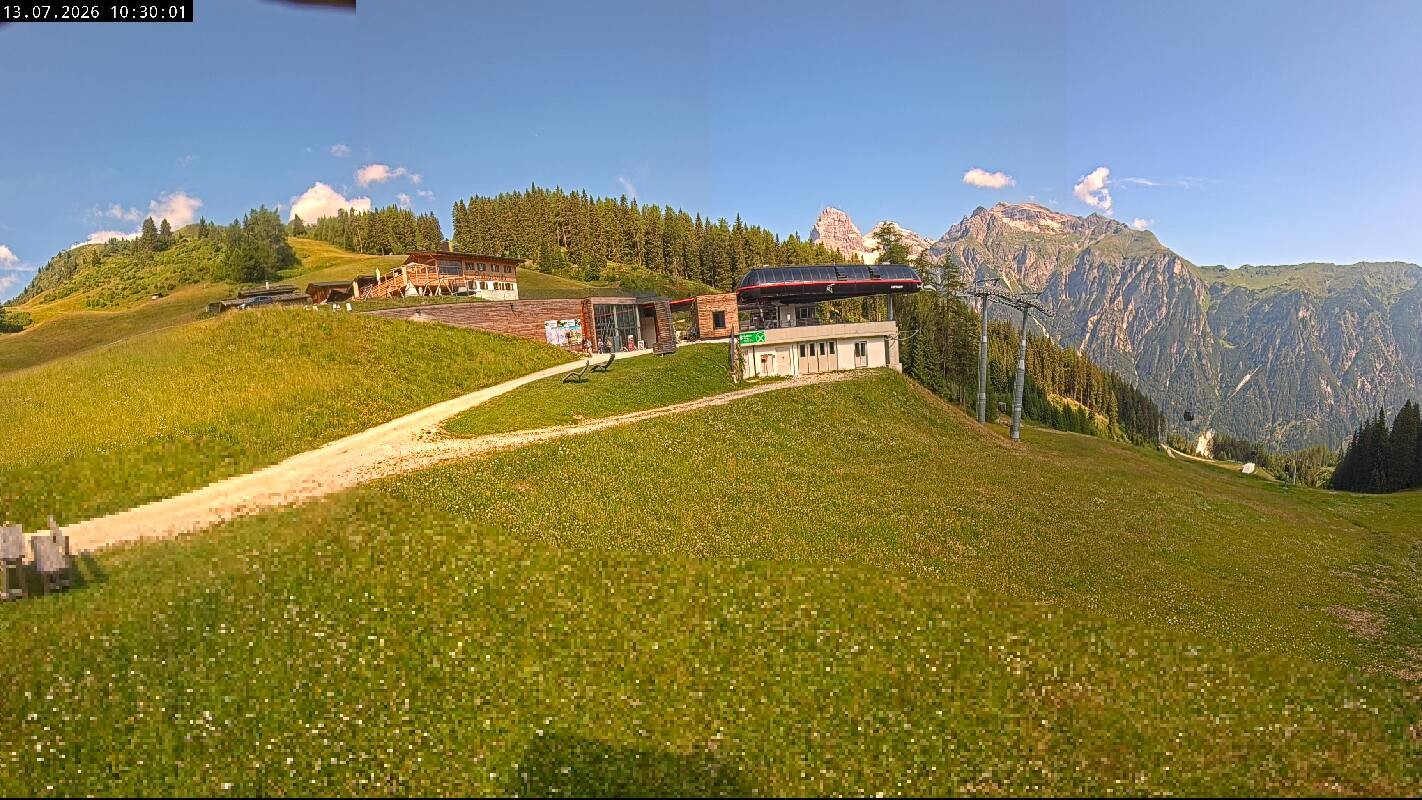 Archiv Foto Webcam Ladurns Gondelbahn Bergstation
