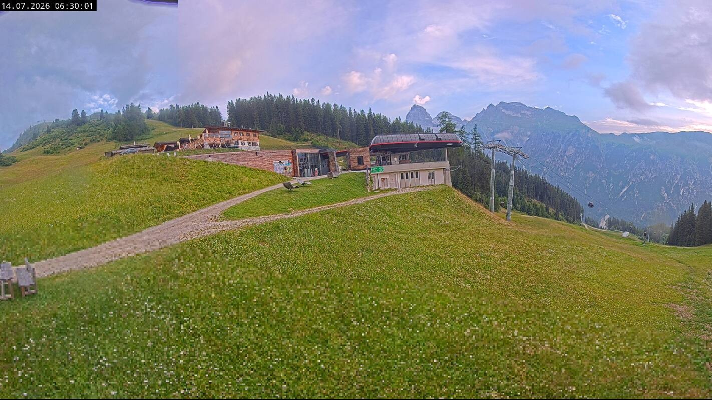 Archived image Webcam Top Station Ladurns gondola
