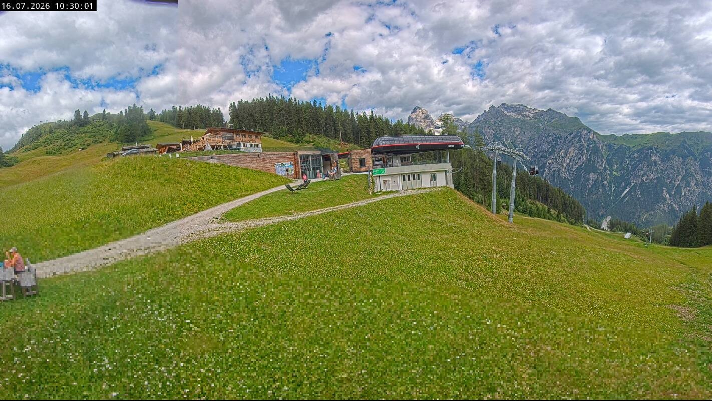 Archiv Foto Webcam Ladurns Gondelbahn Bergstation