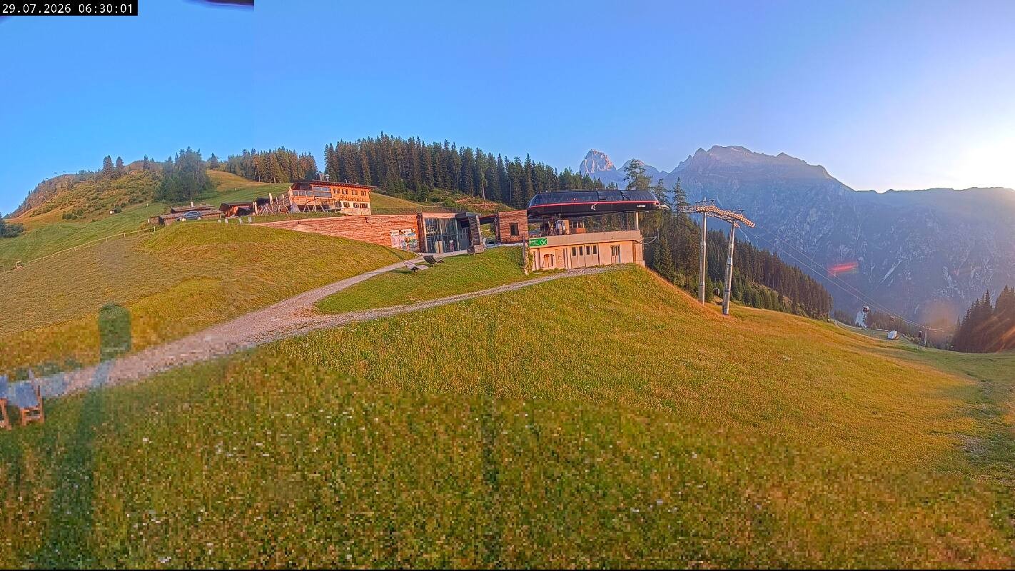 Archiv Foto Webcam Ladurns Gondelbahn Bergstation