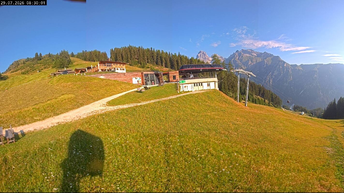 Archiv Foto Webcam Ladurns Gondelbahn Bergstation