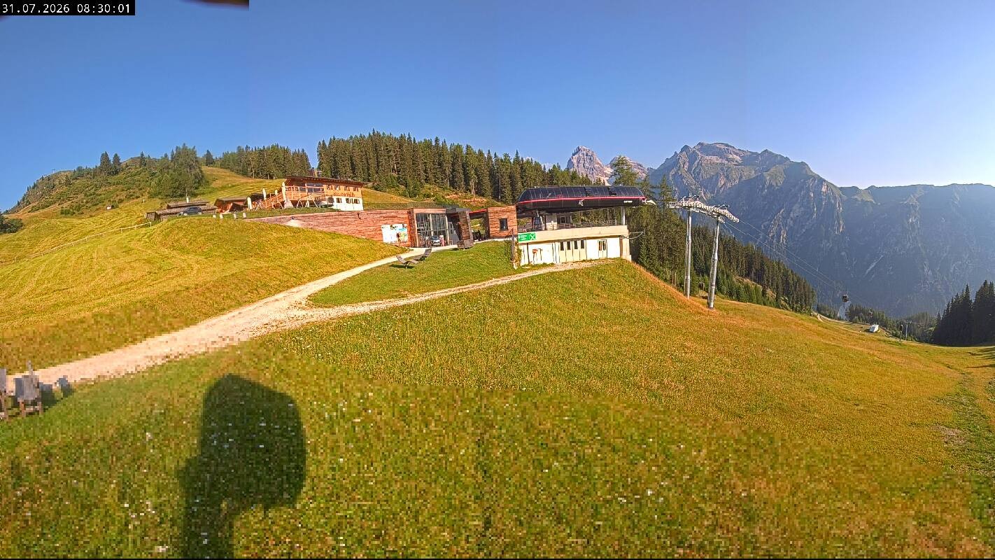Archiv Foto Webcam Ladurns Gondelbahn Bergstation