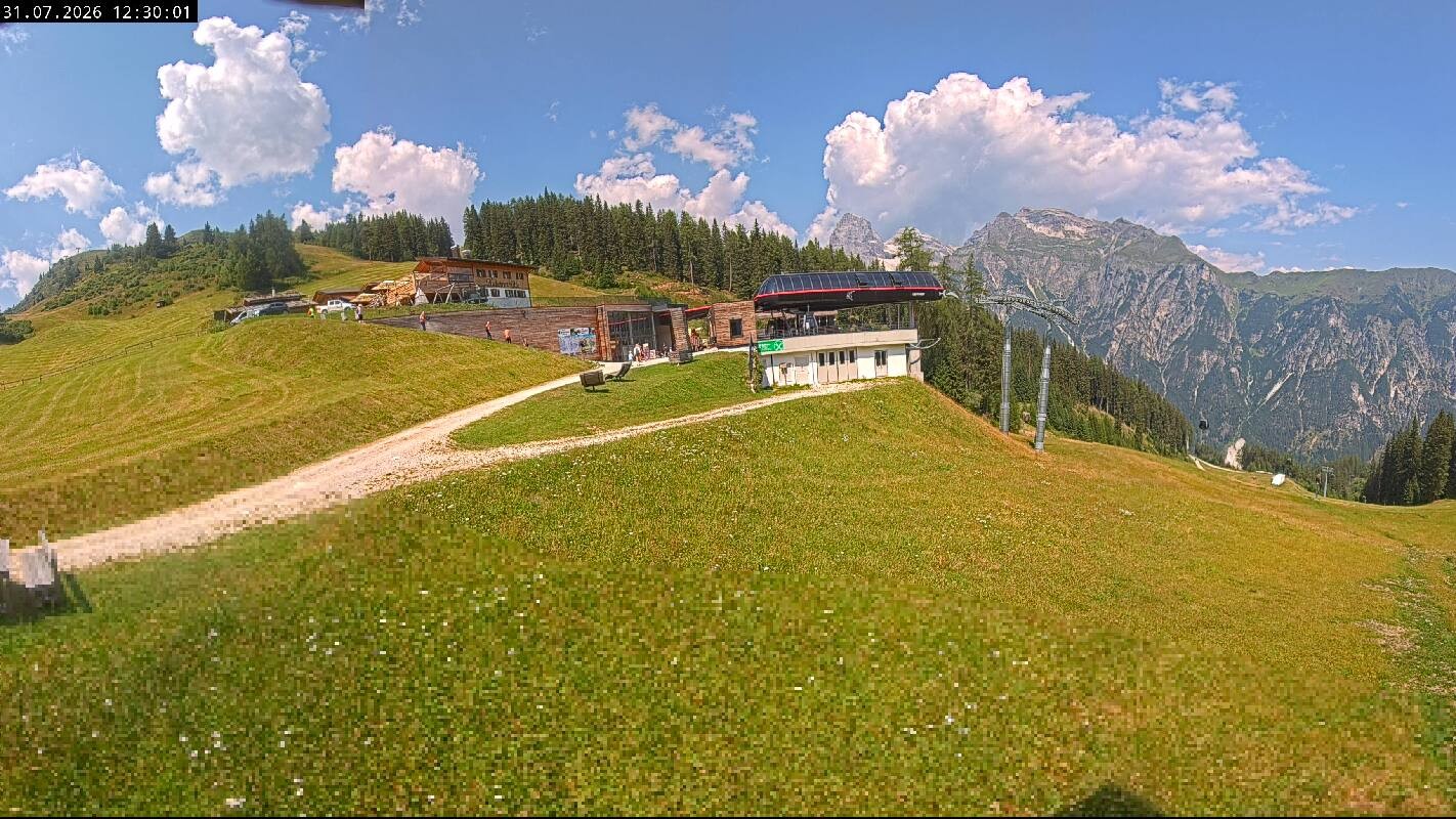 Archiv Foto Webcam Ladurns Gondelbahn Bergstation