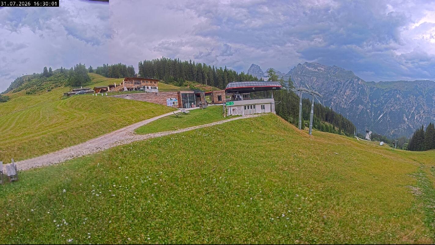 Archiv Foto Webcam Ladurns Gondelbahn Bergstation